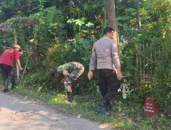 Jumat Bersih, Babinsa Warujayeng Ajak Warga Sulap Jalan Rowo Bulurejo Jadi Bersih dan Asri