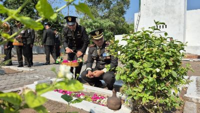 Sambut HUT ke-81 TNI, Kodim 0810/Nganjuk Gelar Ziarah dan Tabur Bunga di TMP Yudha Pralaya