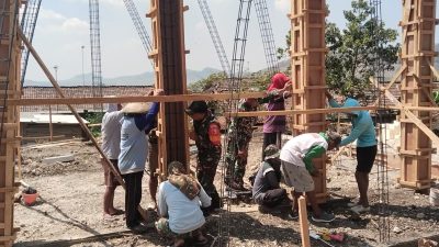 TNI dan Warga Bahu-Membahu Bangun Masjid Al Husayn, Semangat Gotong Royong Menguat di Ngluyu