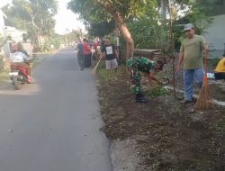 Jaga Lingkungan, Perkuat Kebersamaan! Koramil 0810/06 Kertosono Bersama Warga Bersihkan Jalan dan Selokan