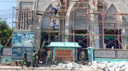 Wujud Kepedulian Terhadap Tempat Ibadah, Anggota Koramil 0810/15 Rejoso Gotong Royong Rehab Masjid Al Mukhlisin Desa Talang
