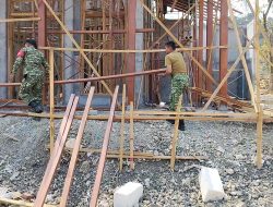 WUJUDKAN KEPEDULIAN TERHADAP SARANA IBADAH, BABINSA SUGIHWARAS BERSAMA WARGA GOTONG ROYONG BANGUN MASJID