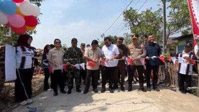 FORKOPIMDA NGANJUK HADIRI PERESMIAN JALAN DAN JEMBATAN GARUDA MERAH PUTIH DI KECAMATAN LENGKONG