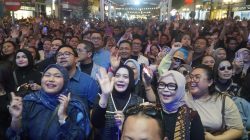 PESTA RAKYAT HUT KE-81 TNI DI ALUN-ALUN NGANJUK DITUTUP MERIAH, CHARLIE VAN HOUTEN HIBUR RIBUAN WARGA