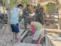 Babinsa Bersama Warga Gotong Royong Bangun Sumur, Bantu Penuhi Kebutuhan Air 3 KK di Semanding