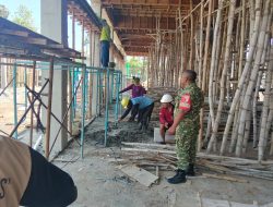 Babinsa Koramil Baron Kawal Revitalisasi SMK Kusuma Negara, Dukung Peningkatan Kualitas Sarana Pendidikan